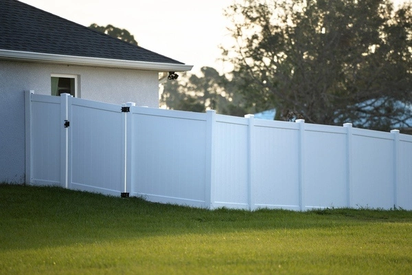 How Long Does A Vinyl Fence Last Red Bluff CA