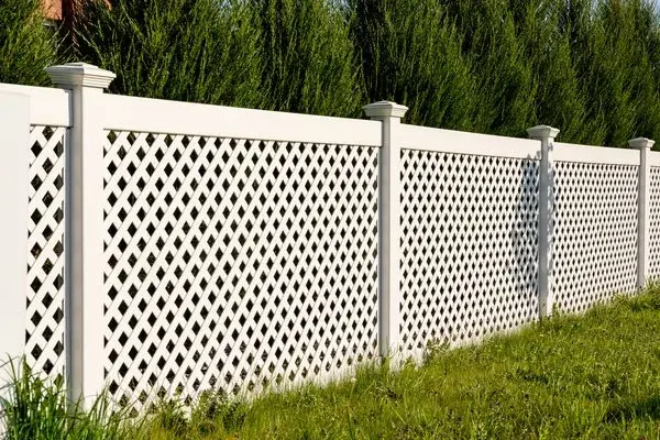 How Long Does A Vinyl Fence Last in Red Bluff CA